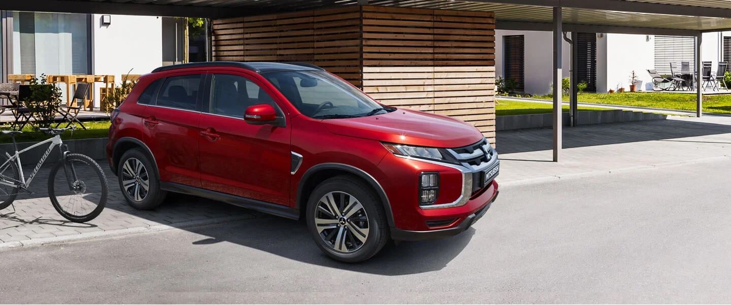 Le Mitsubishi RVR 2026 stationné à l'extérieur.