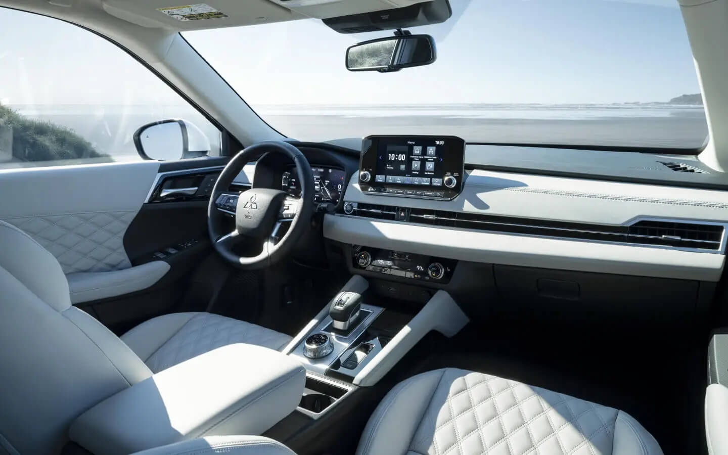 Les technologies d’infodivertissement à bord du Mitsubishi Outlander 2026.